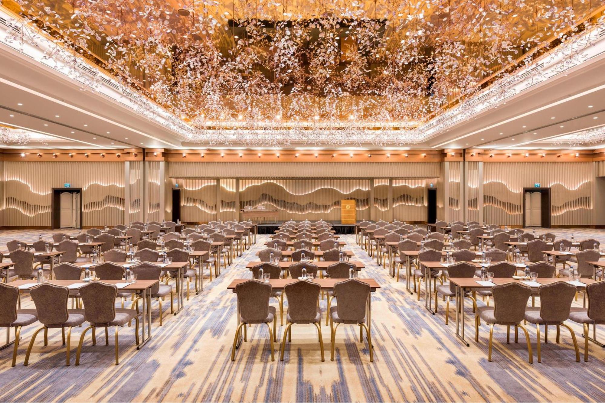 Otel The Ritz-carlton, At The Bosphorus 5*